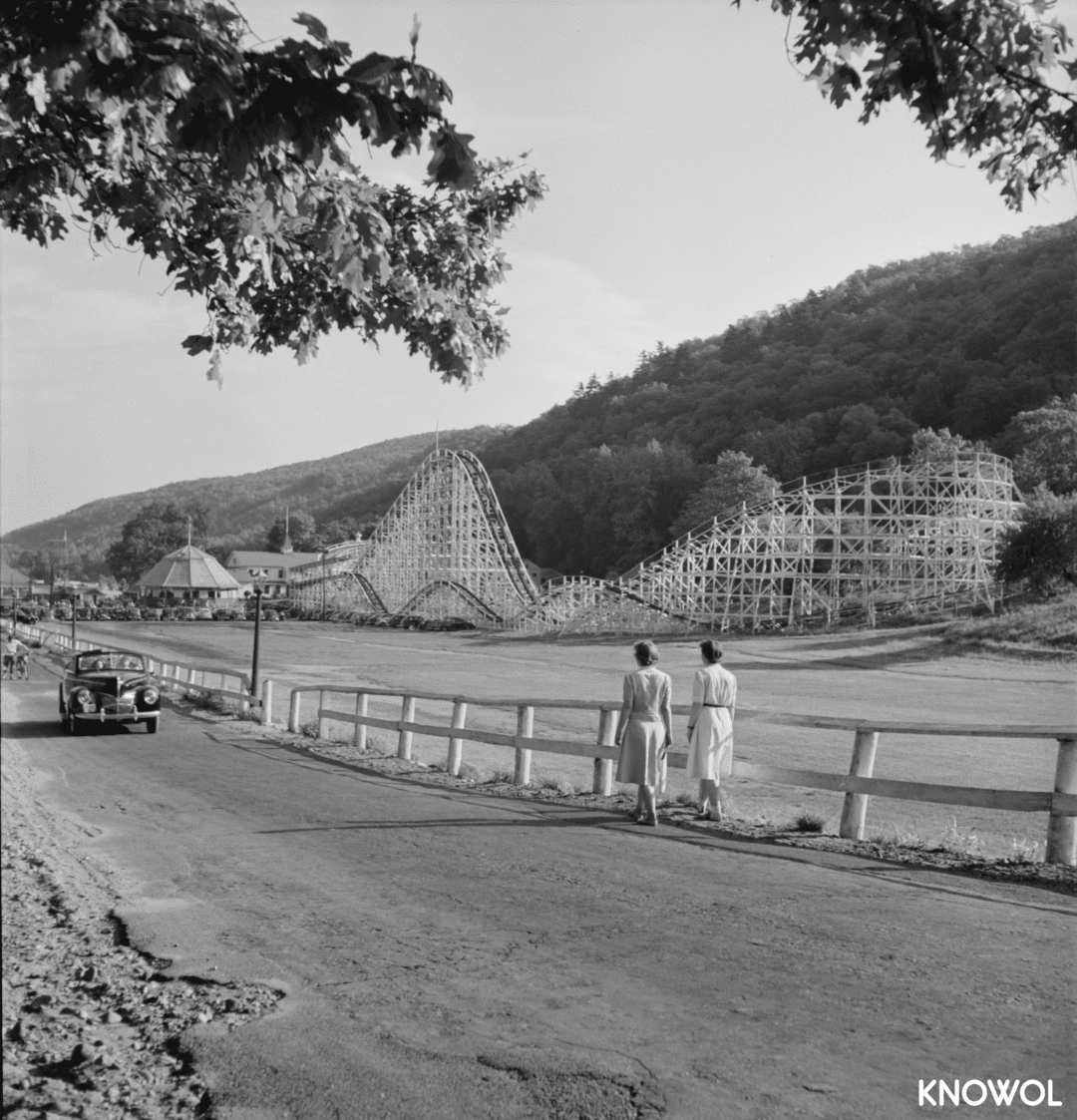 02-Lake-Compounce-Connecticut-1942 - KNOWOL